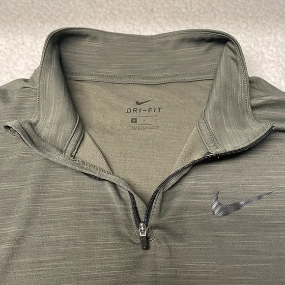 Nike Dri-Fit 100% Polyester Mens Superset Quarter Zip. Size M. *Like New* - Picture 3 of 7